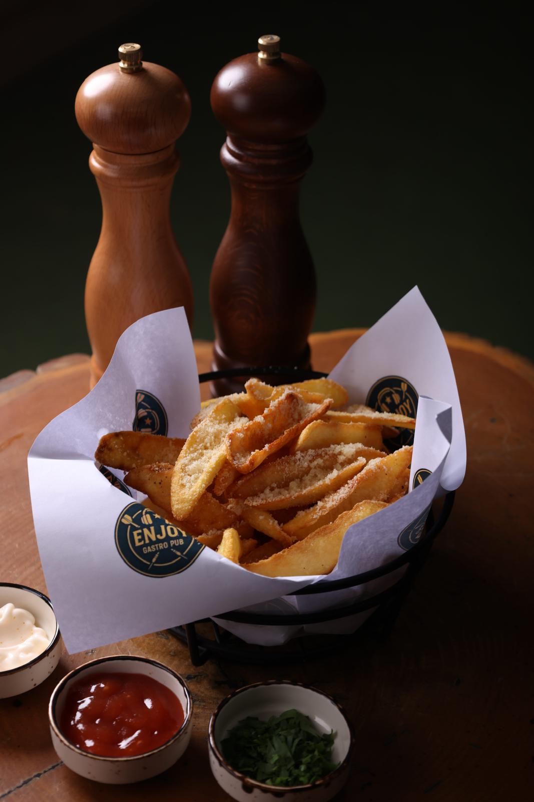 Trüflü Parmesanlı Maydanozlu Patates Kızartması